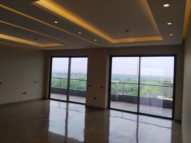 Flat for rent in Garhi, Noida