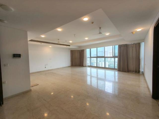 Flat for rent in Parel, Mumbai City District