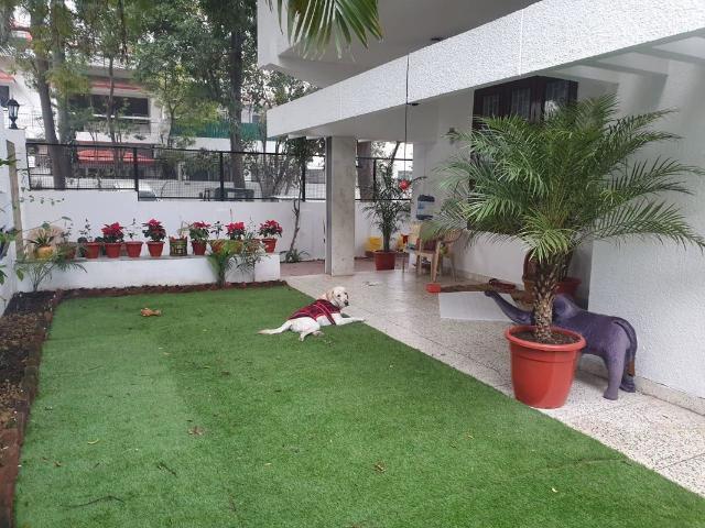 Villa for rent in Gulmohar Park, Delhi