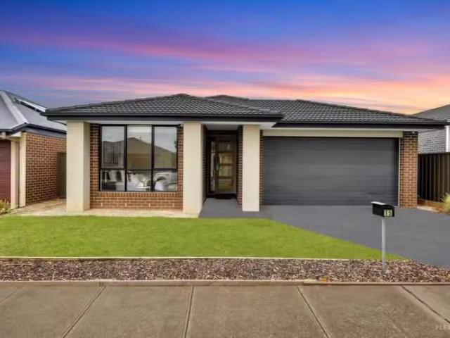 House for rent in Atherstone, Melbourne