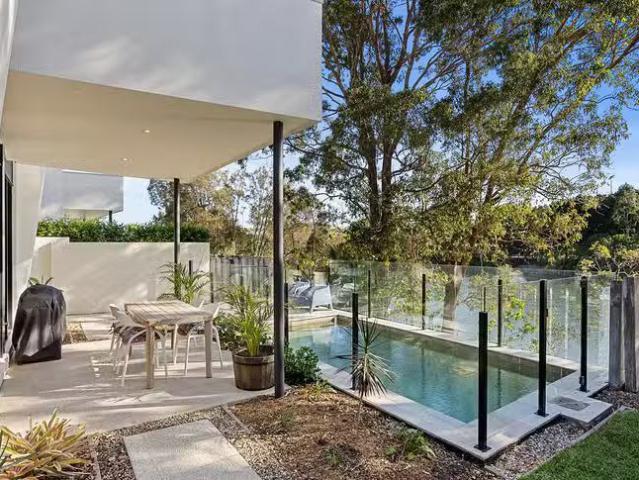 House for rent in Benowa, Gold Coast City