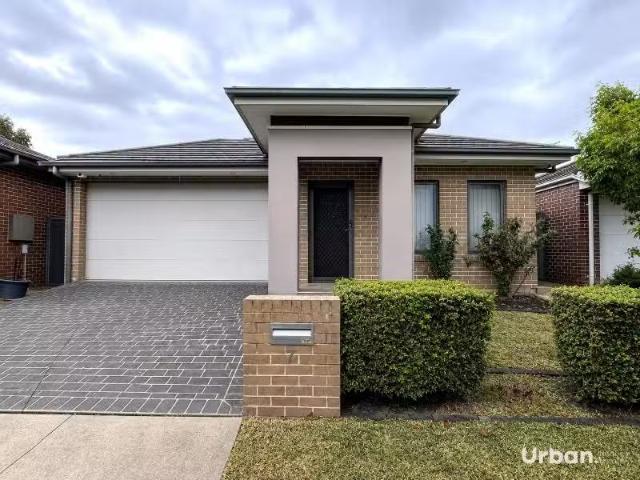 House for rent in Glenmore Park, Sydney