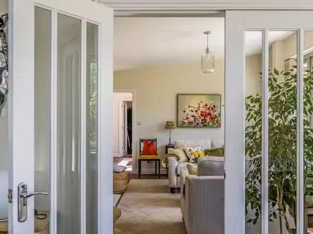 Apartment for rent in Littlecote, West Sussex