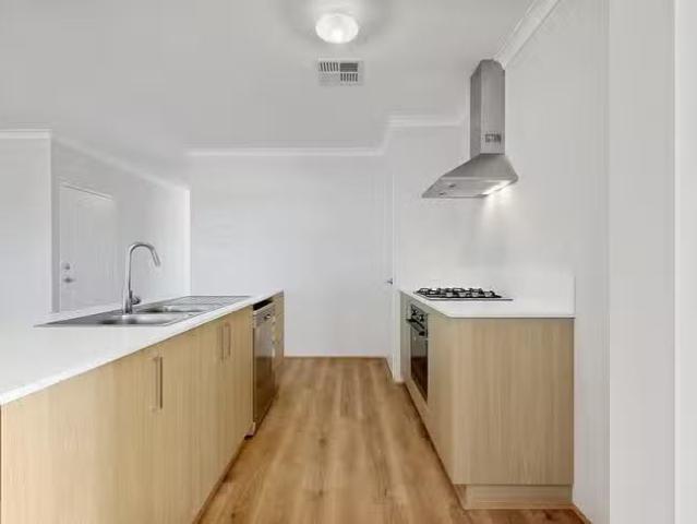 House for rent in Champion Lakes, Western Australia