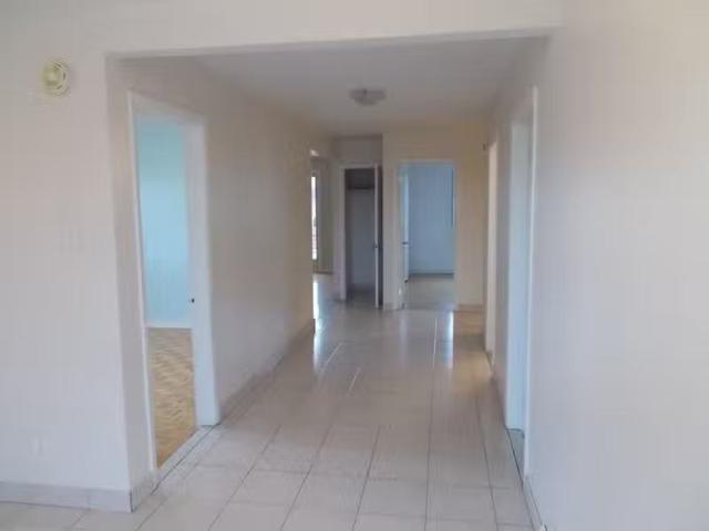 Condo for rent in St. Leonard's, Quebec