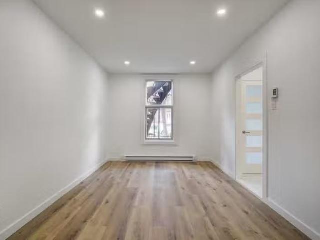 Condo for rent in St. Leonard's, Quebec