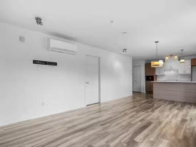 Condo for rent in Laval, Quebec