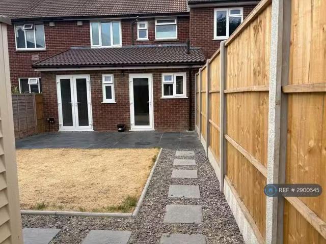 House for rent in Heol-las, Surrey