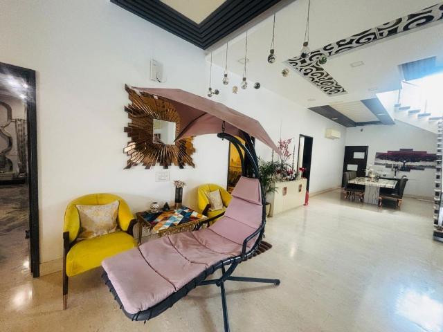 Villa for rent in Satbari, Delhi