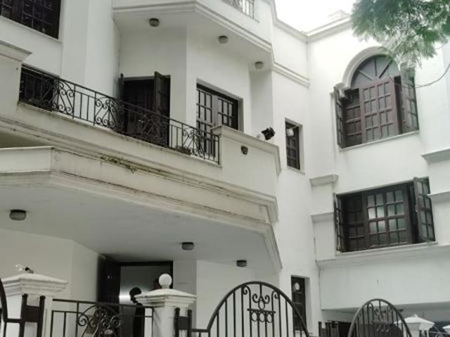 Villa for rent in South Delhi, Deri