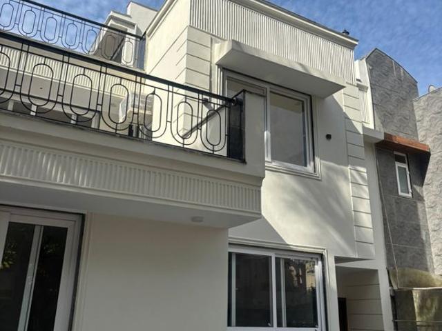 Villa for rent in Mayfield Garden, Gurugram