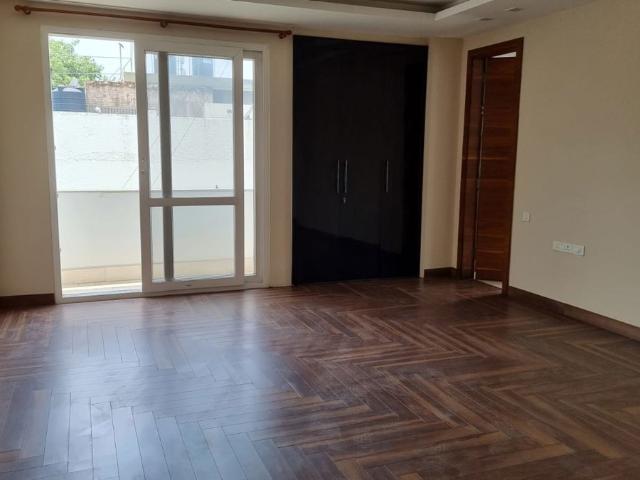 Property for rent in Deri