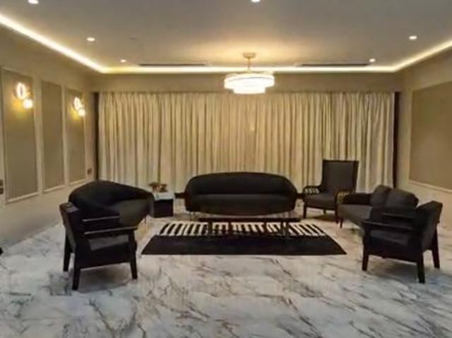 Flat for rent in Santacruz West, Mumbai