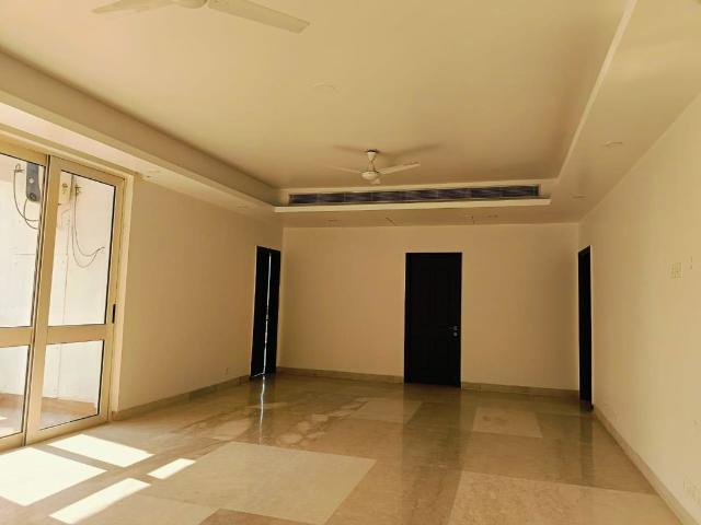 Villa for rent in Kingswood Oriental Villas, Noida