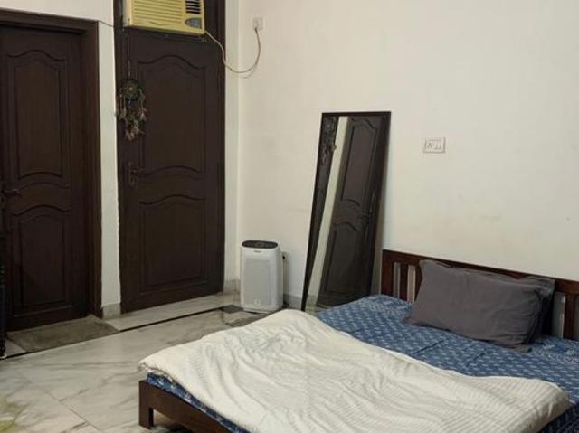Flat for rent in Anand Lok, Delhi