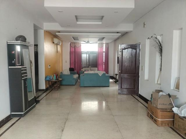 House for rent in Hariana
