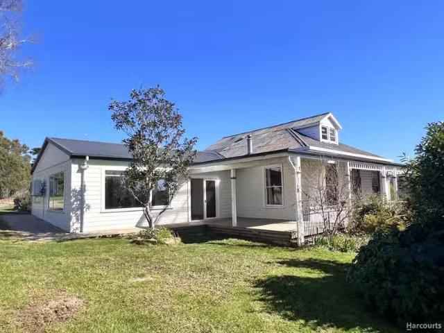 House for rent in Pipers River, George Town