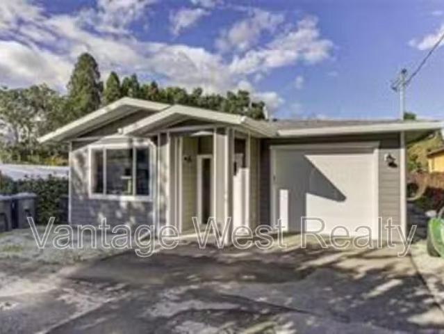 House for rent in Winfield, British Columbia