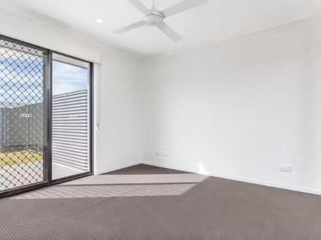 Condo for rent in Hamlyn Terrace, New South Wales