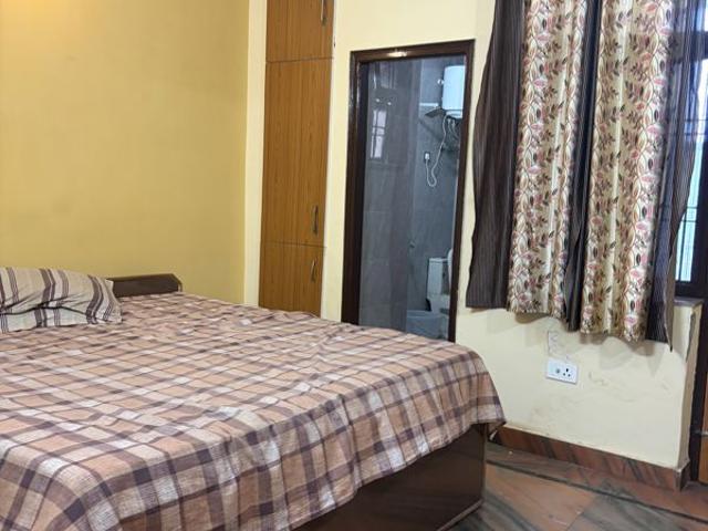 House for rent in Sector 105, Noida