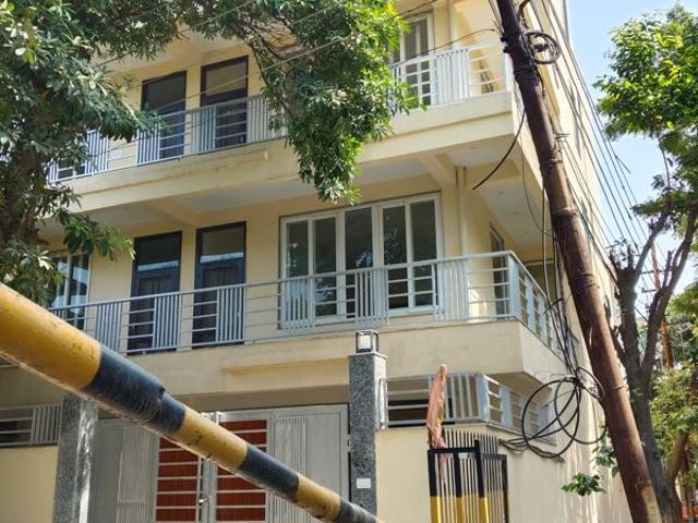 Villa for rent in Sector 48, Noida