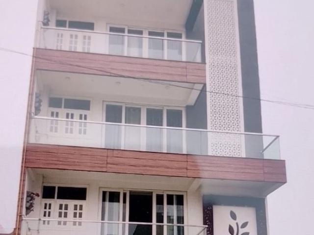 House for rent in Kensington Park Phase II, Noida