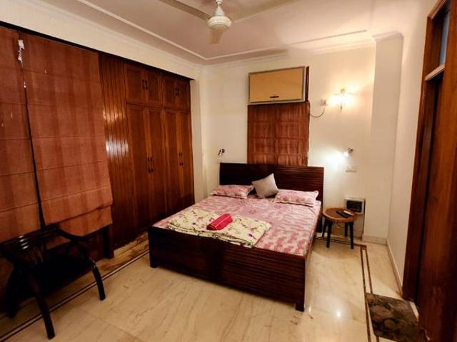 Flat for rent in Defence Colony, Delhi