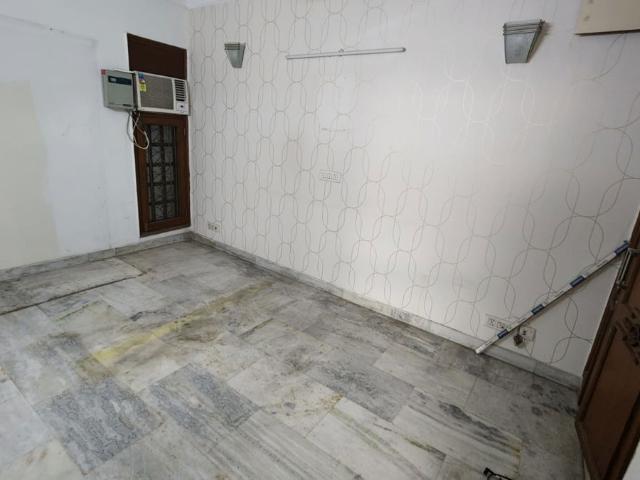 Villa for rent in East Delhi, Deri
