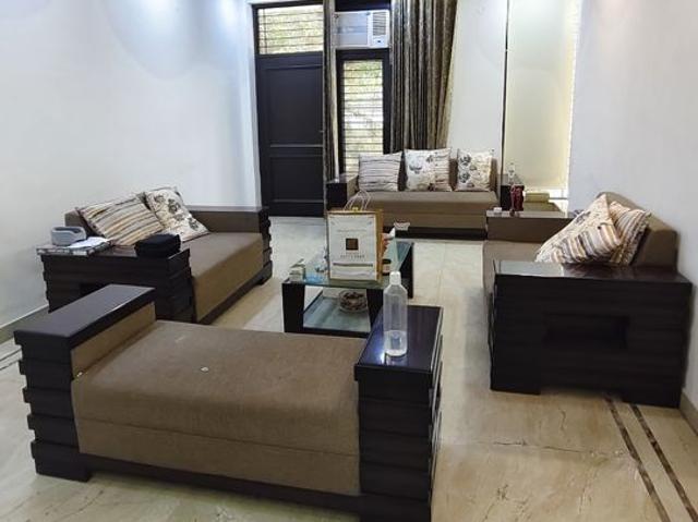 House for rent in Sector 50, Noida