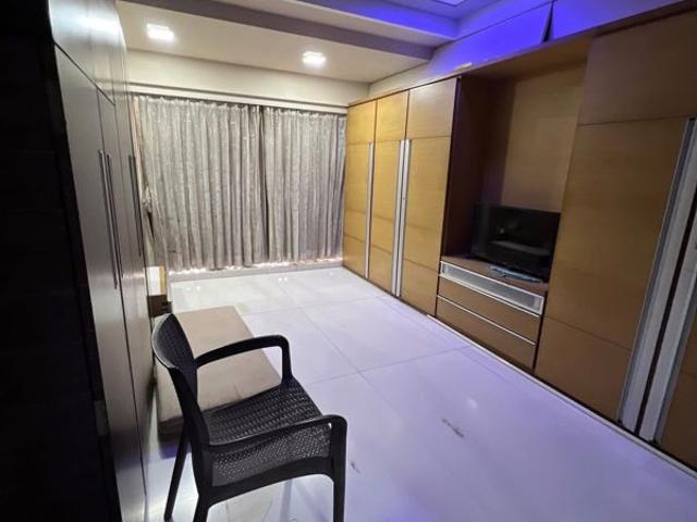 Flat for rent in Santacruz West, Mumbai