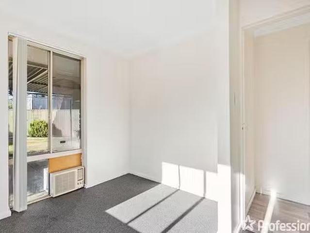 House for rent in Maddington, Western Australia