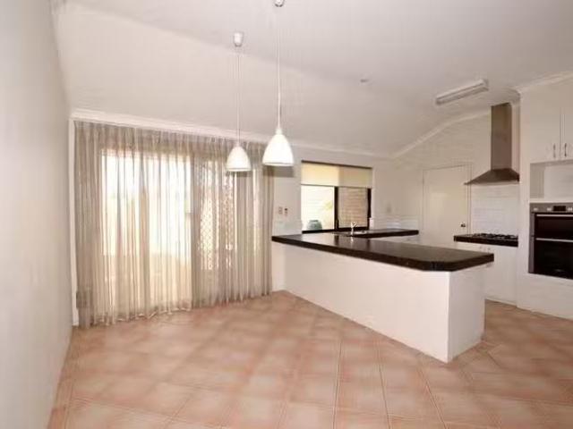 House for rent in Canning Vale, Western Australia