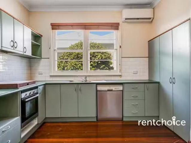 House for rent in Como, Western Australia