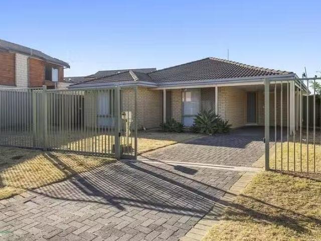 House for rent in Waikiki, Western Australia