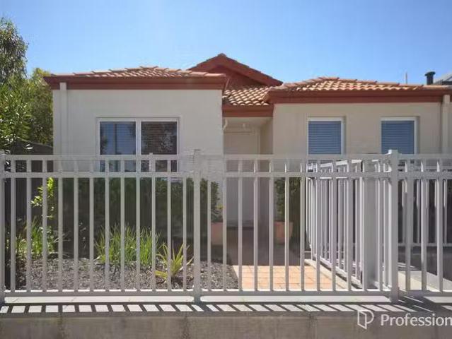 House for rent in Diggora, Victoria