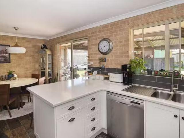 House for rent in Broadwater, Western Australia