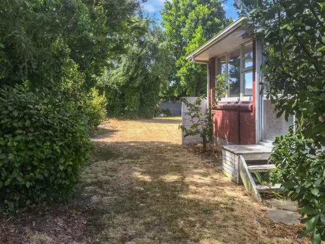 House for rent in Chaslands, Canterbury