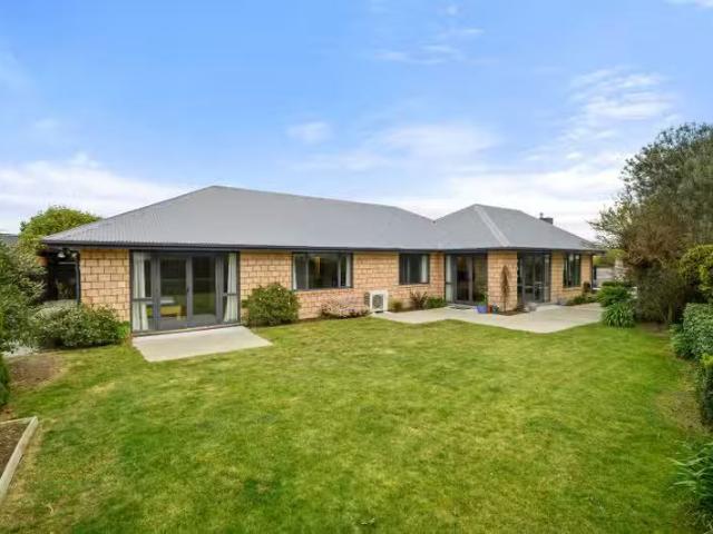 House for rent in Chaslands, Canterbury
