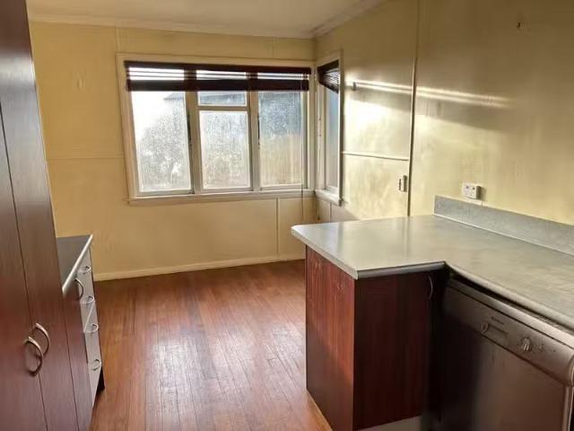 House for rent in Chaslands, Canterbury