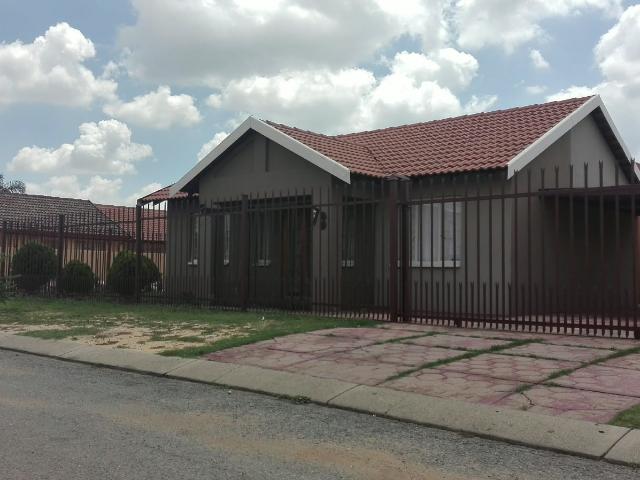 House for rent in Karenpark, Akasia