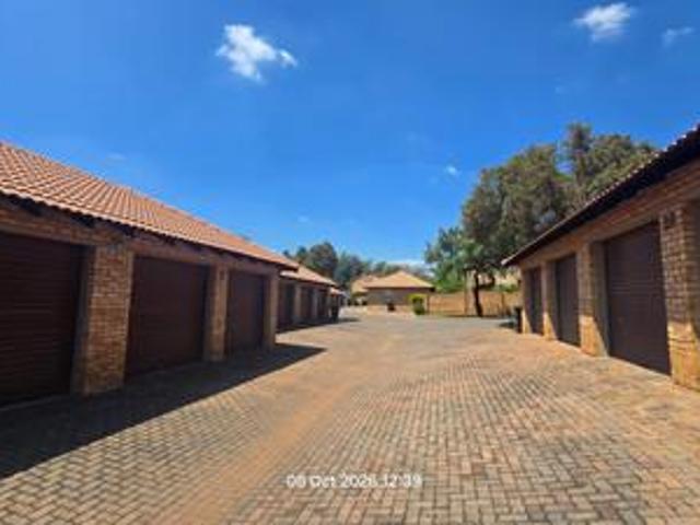 Townhouse for rent in Shere, City of Tshwane Metropolitan Municipality