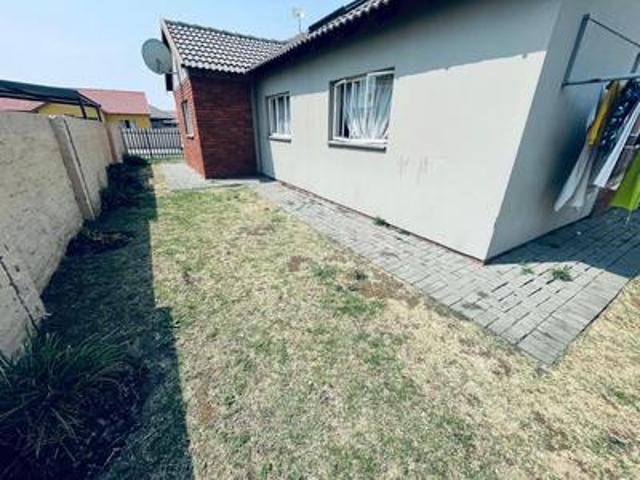 Townhouse for sale in Tlhabane, North West
