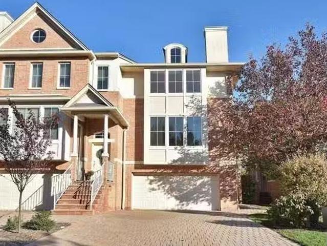 Condo for rent in Teaneck