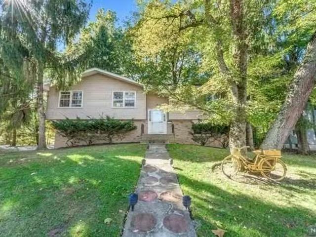 House for rent in Teaneck