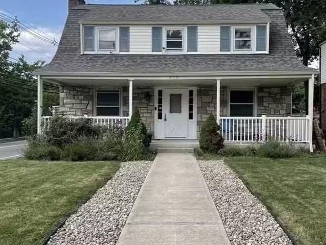 House for rent in Teaneck