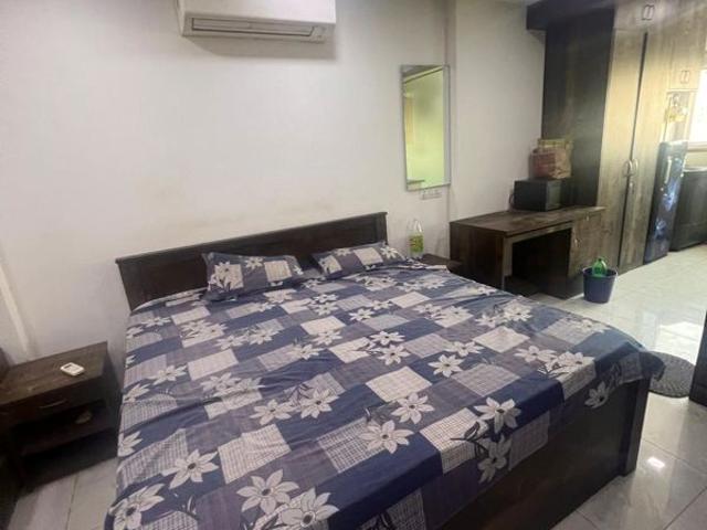 Flat for rent in DLF Capital Greens, Delhi
