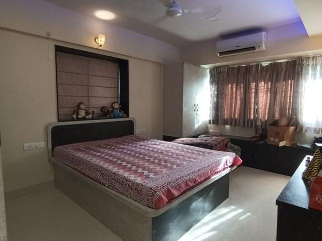 Flat for rent in Koregaon Park, Pune