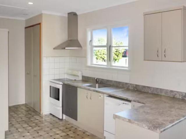 House for rent in Chaslands, Canterbury