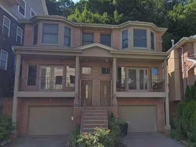 Condo for rent in Fort Lee