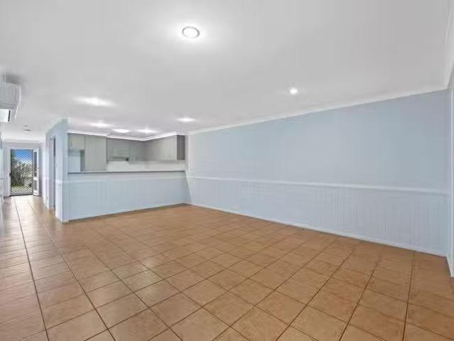 Apartment for rent in Darling Heights, Queensland